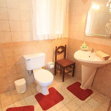 Ta' Bejza Holiday - 5 Bedroom بيت للعطل Xewkija