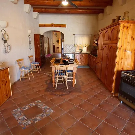 Σπίτι διακοπών Ta' Bejza Holiday - 5 Bedroom *