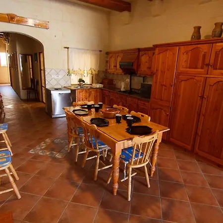 Ta' Bejza Holiday - 5 Bedroom Σπίτι διακοπών Xewkija